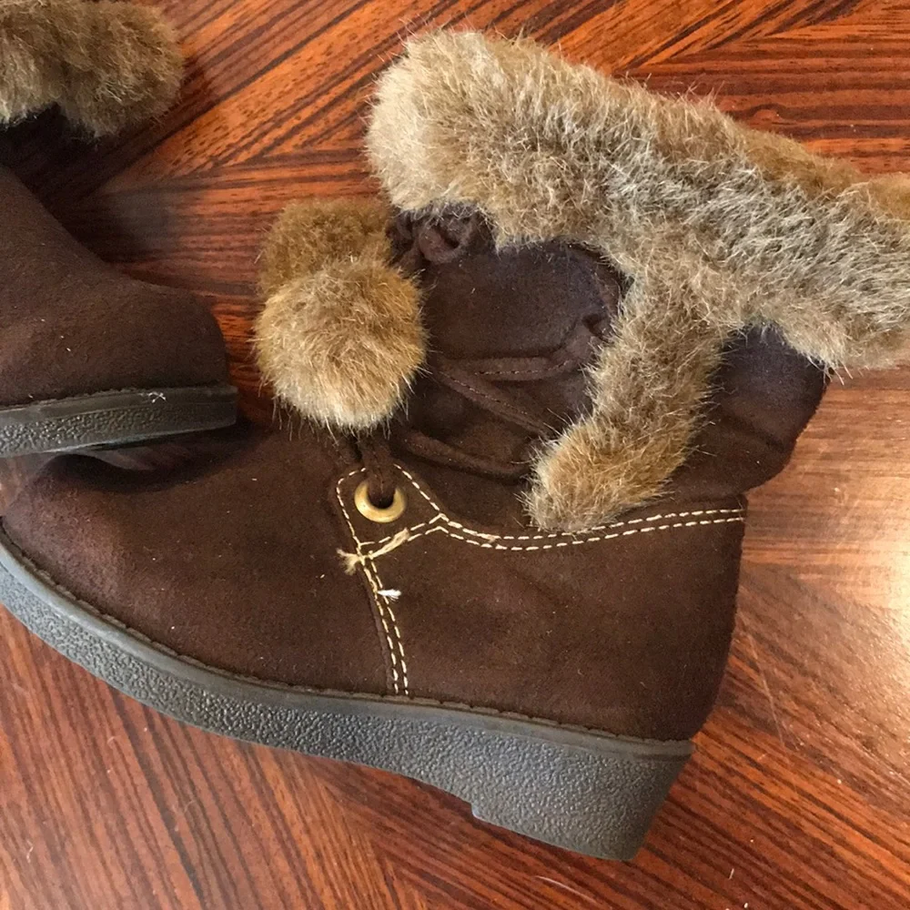 Wonder Kids Toddler Girls Brown Faux Fur Pom Pom Winter Boots Size 6M